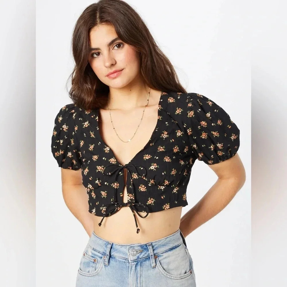 NWT | Cotton On | Black Floral Sunshine short Sleeve Tie Up Blouse - Size M